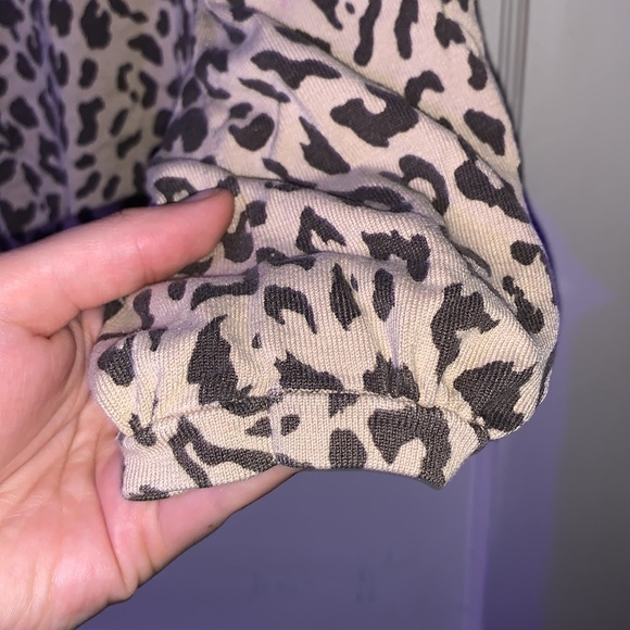 Josephine Chaus Preppy Petite Leopord Print Silk Blend Mini Cropped Cardigan - Picture 4 of 6